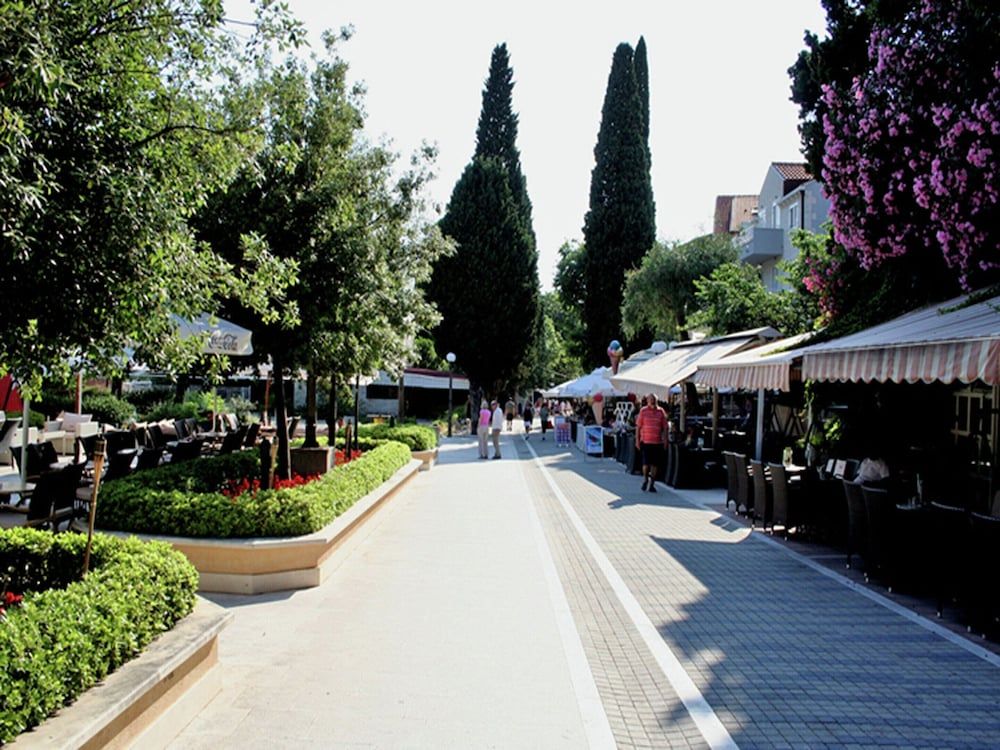 Luxury Apartment With Private Balcony in Quiet Area Apartment 12