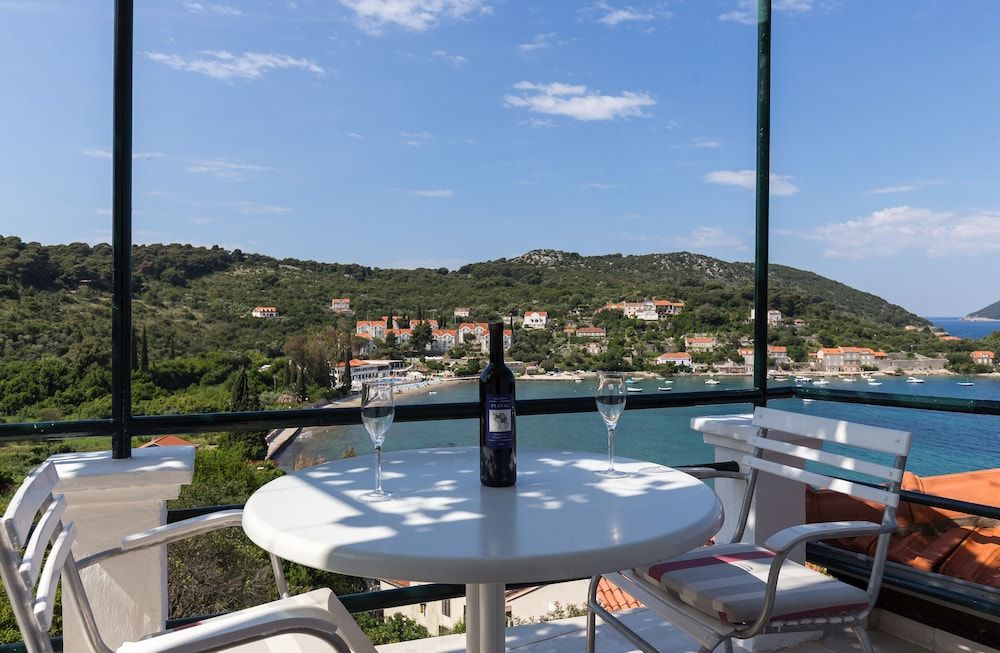 Apartments Miskovic Studio (Studio Apartment with Balcony and Sea) 2