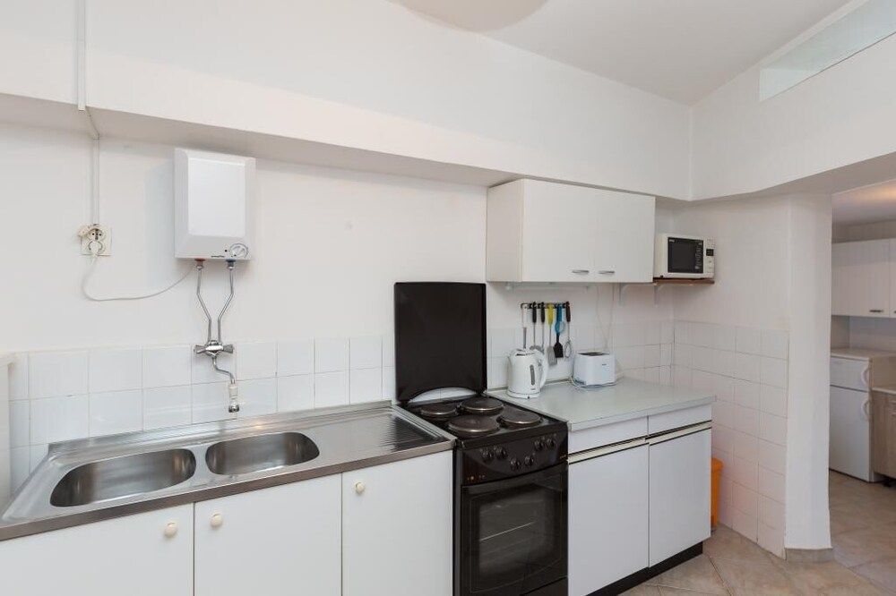 Apartments Miskovic Apartment (1 Bedroom apt, balcony, sea view) 5