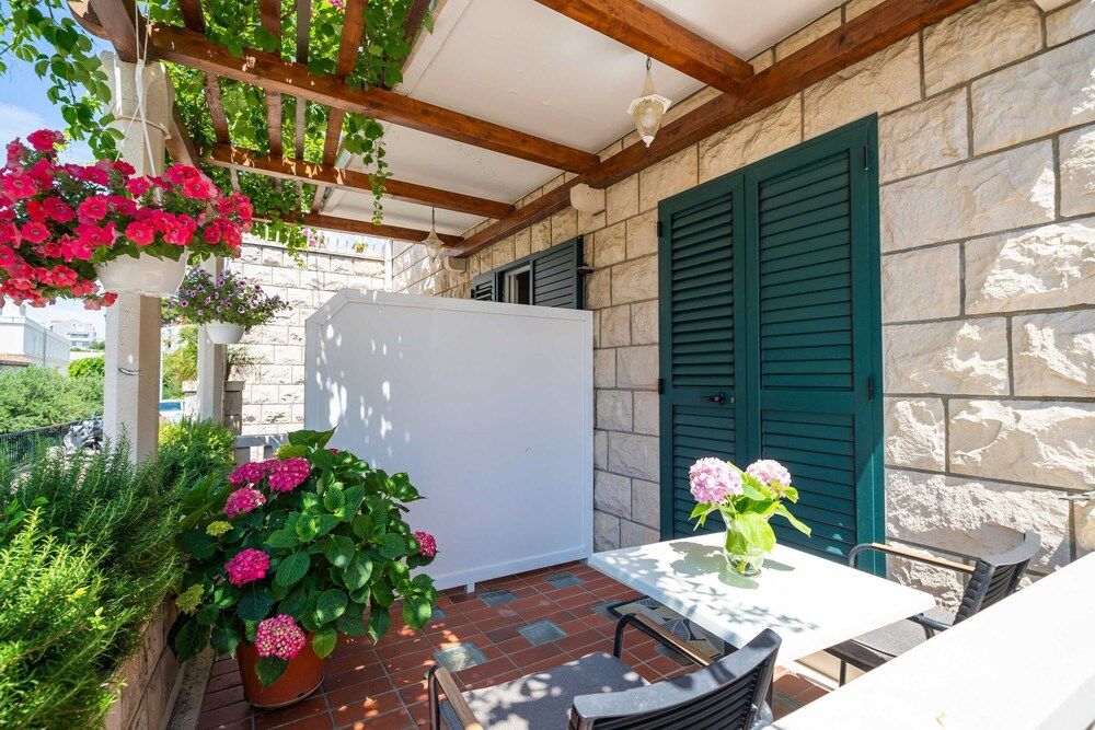 Villa Ivka Studio (Studio Apartment with Terrace) 5