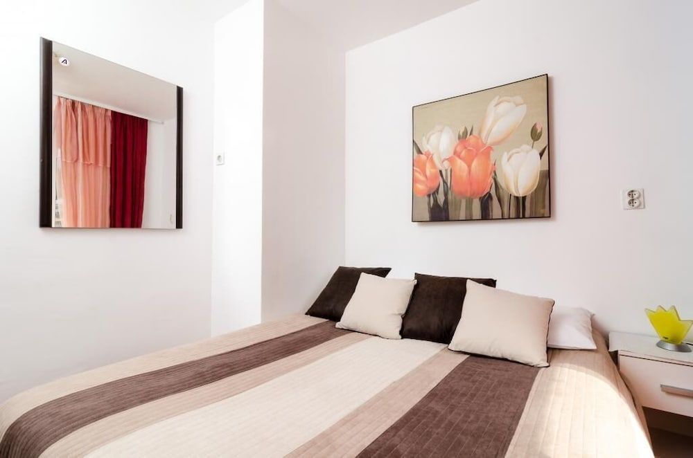 undefined Apartment Nina 6