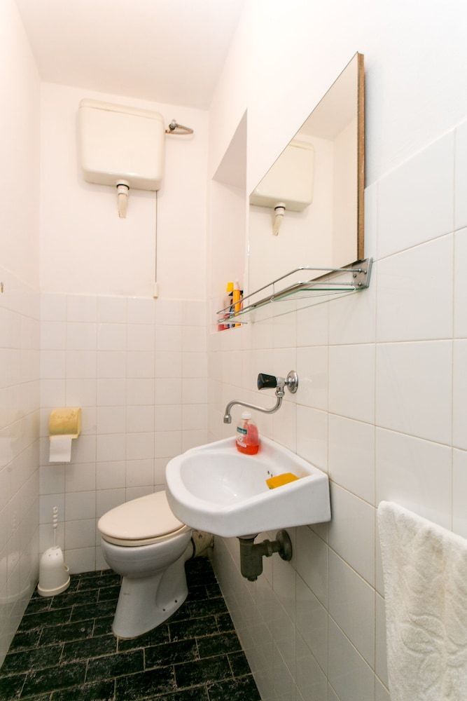 Bridge View Studio (Studio Apartment) 11