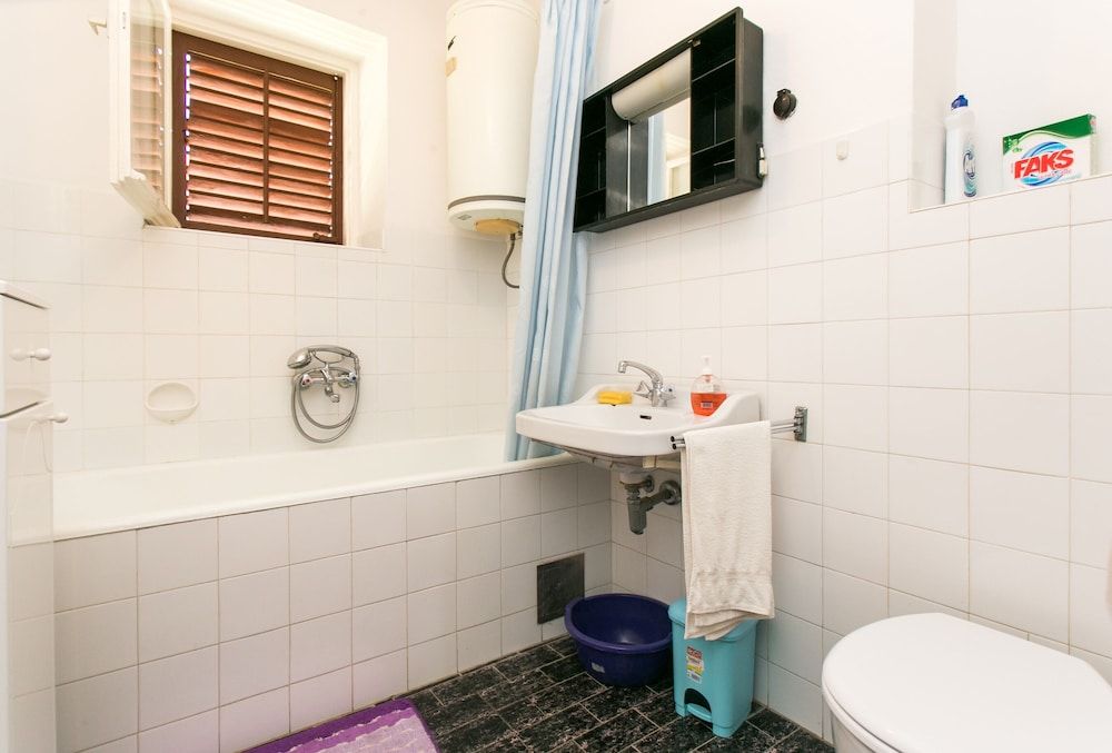 Bridge View Studio (Studio Apartment) 10