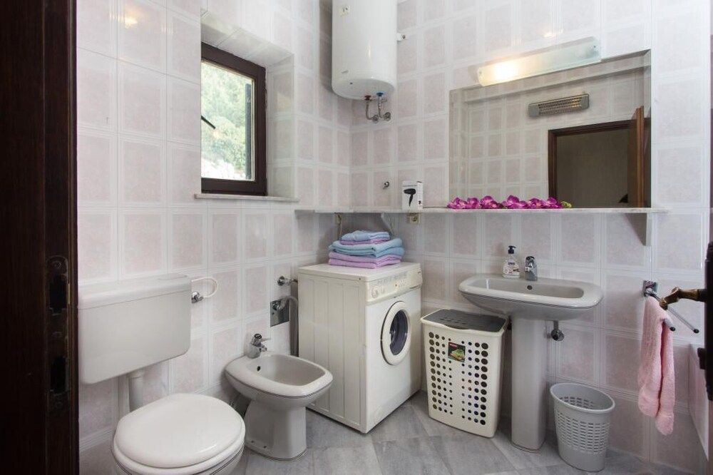 GH Old Town View Apartment (Three-Bedroom Apartment) 8