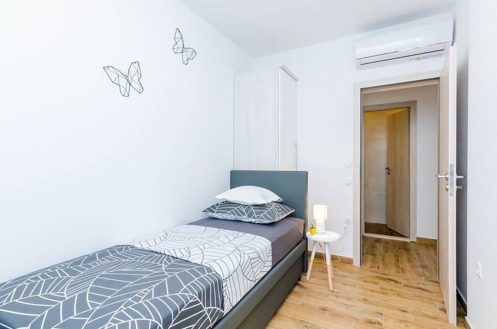 undefined Apartment Moon River 9