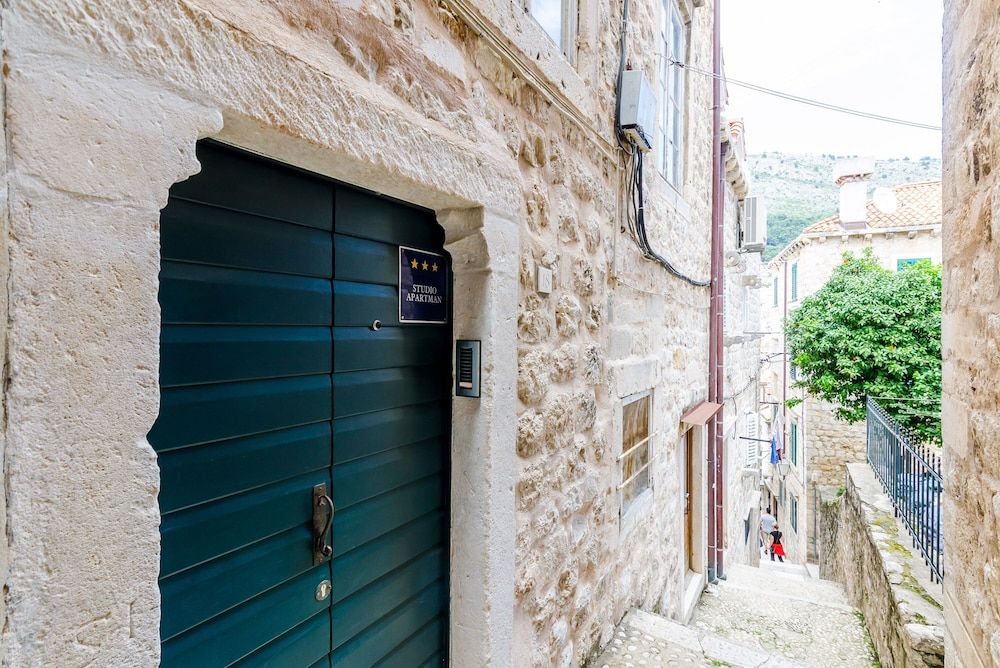 undefined Apartment Domino 18 4