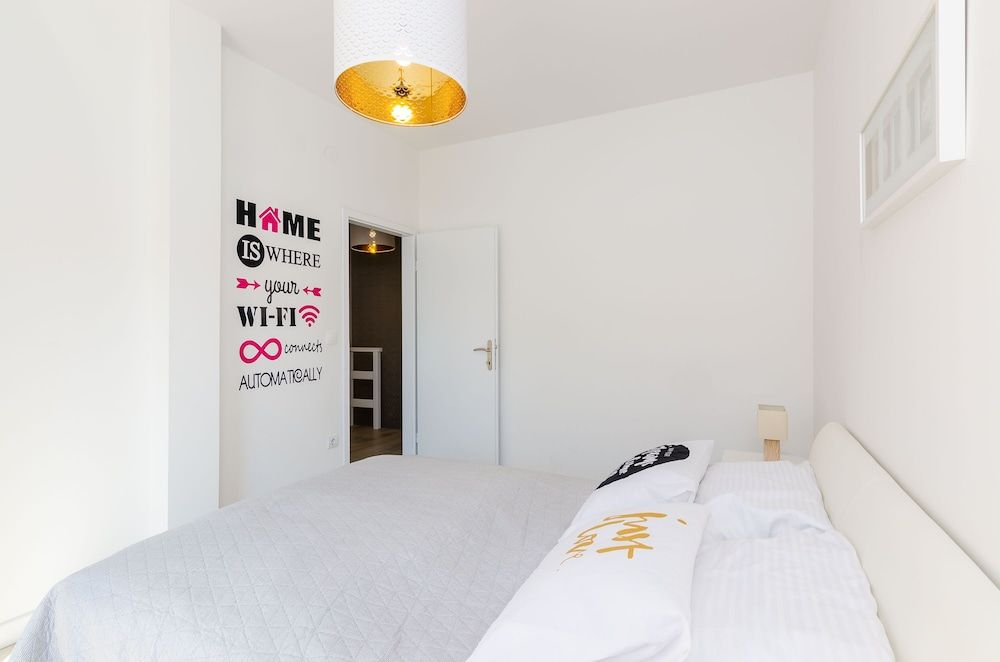 undefined Apartment Sea Shell 7