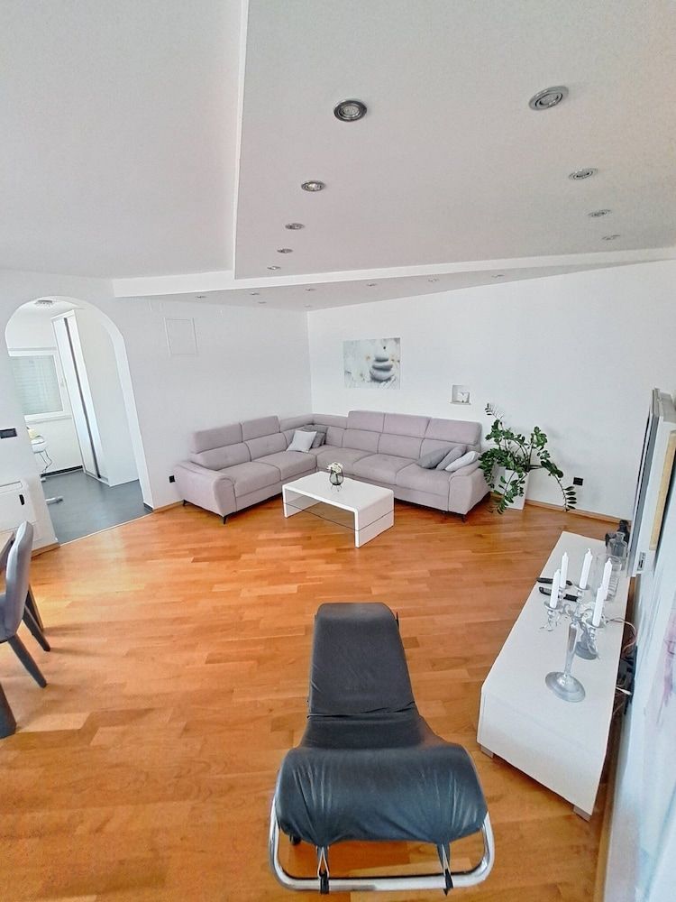 undefined Apartment The Big Chill 10
