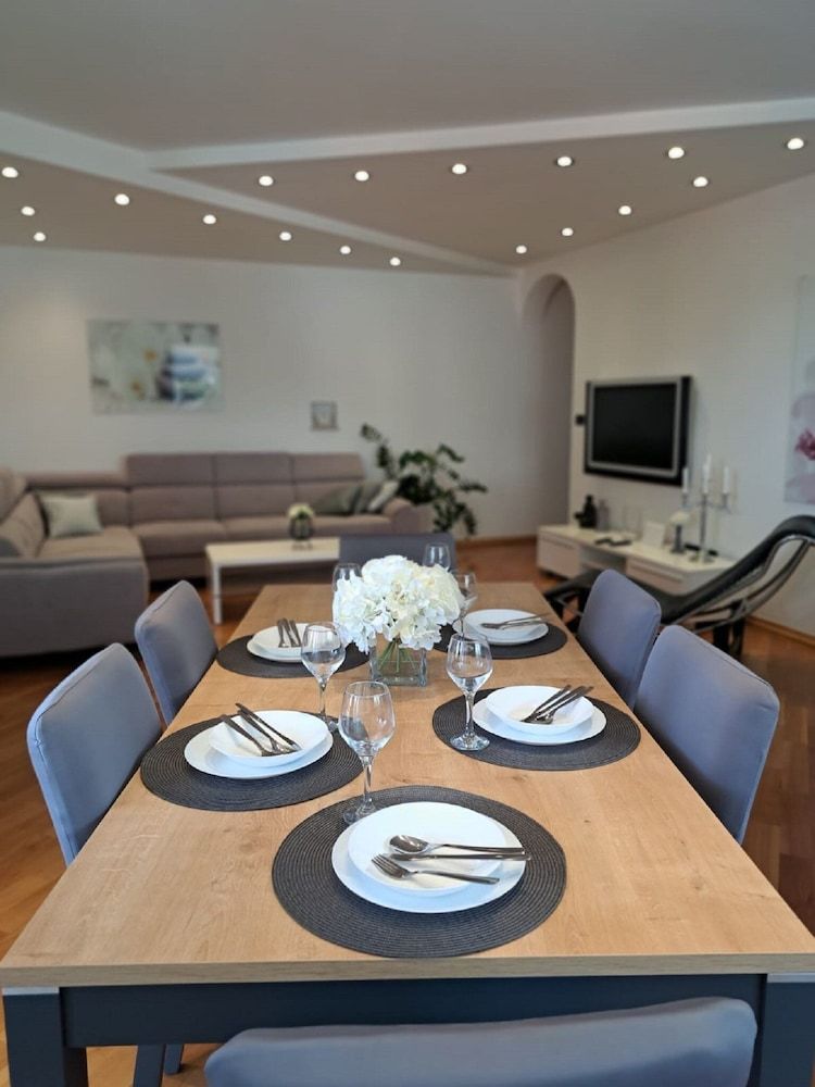 undefined Apartment The Big Chill 7