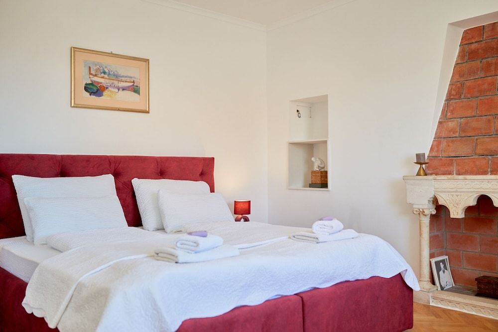 Holiday Home Festina Lente House (3 Bedroom HH with Garden and Sea View) 6