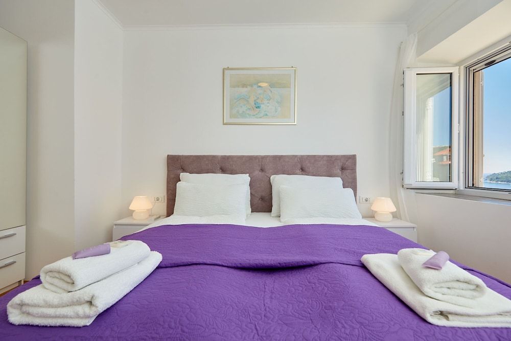 Holiday Home Festina Lente House (3 Bedroom HH with Garden and Sea View) 8