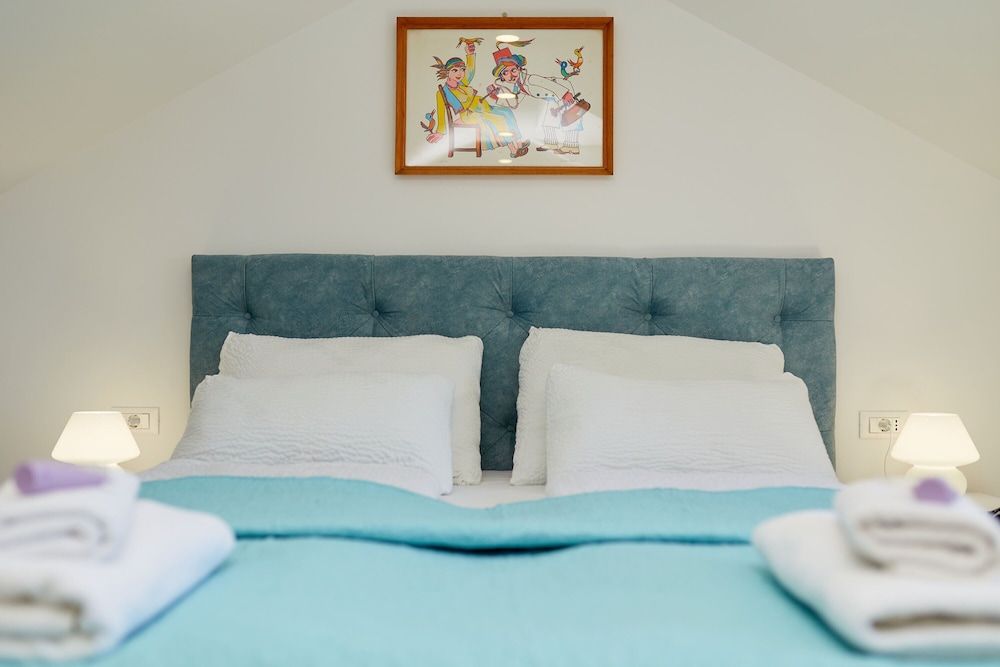 Holiday Home Festina Lente House (3 Bedroom HH with Garden and Sea View) 4