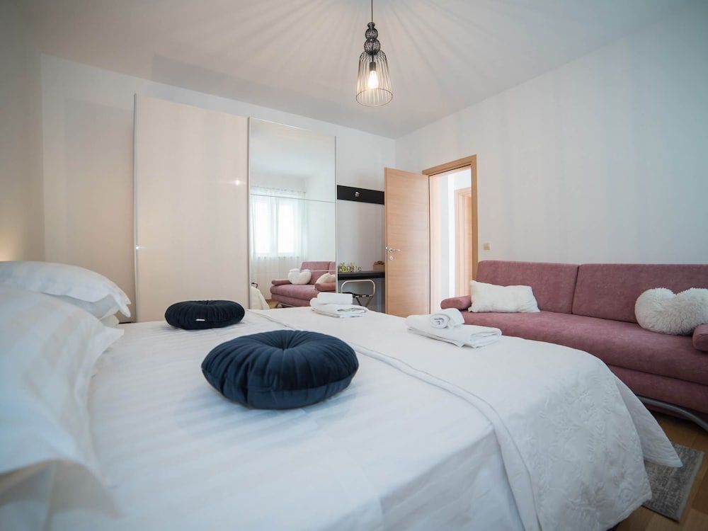 undefined Apartment Faros 5