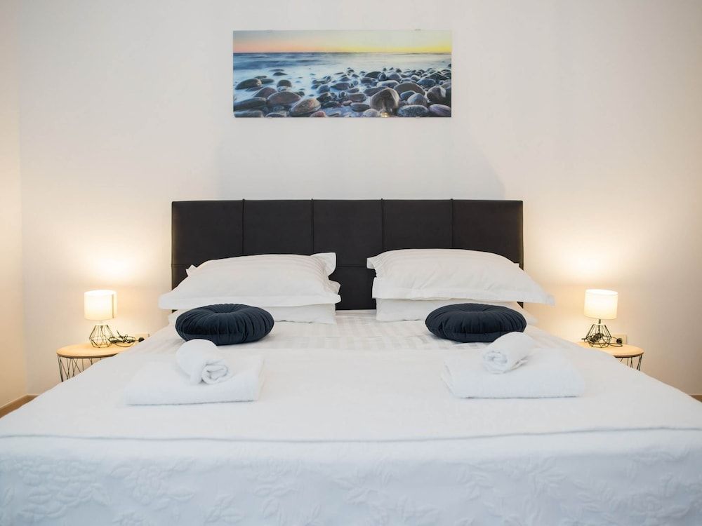 undefined Apartment Faros 6