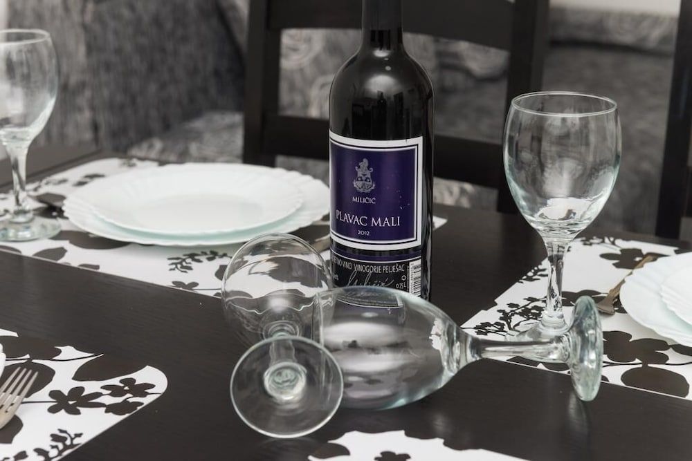 undefined Apartments Grga 6