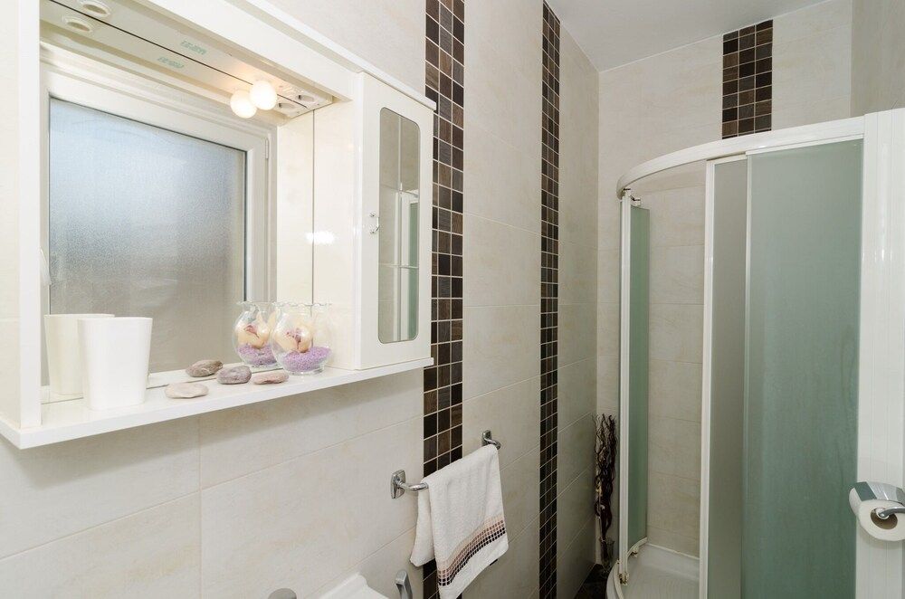 Apartman Red Orange Apartment (Two-Bedroom Apartment with Terrace) 11