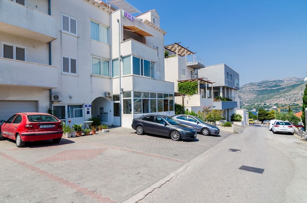 undefined Apartment Riki 4