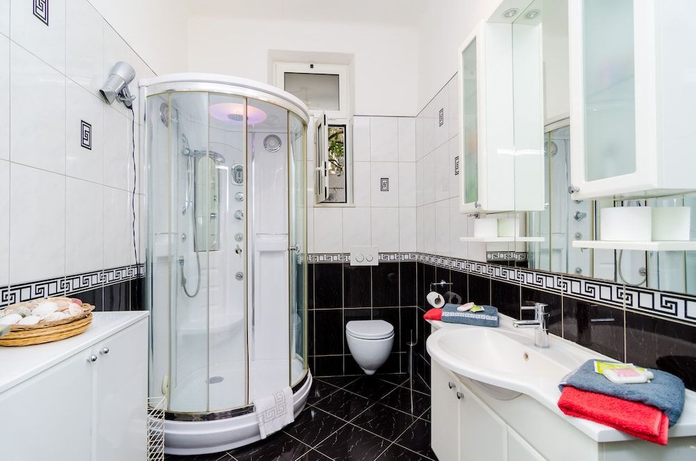 undefined Apartment Caceris 6