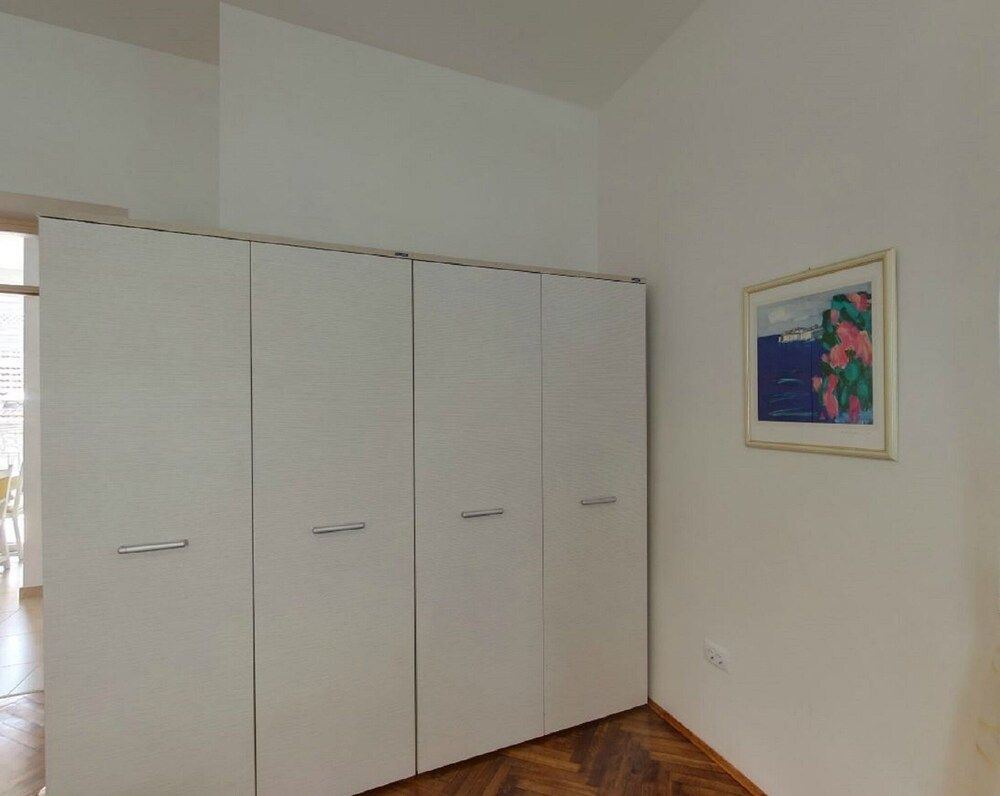 undefined Apartment Mihe 6