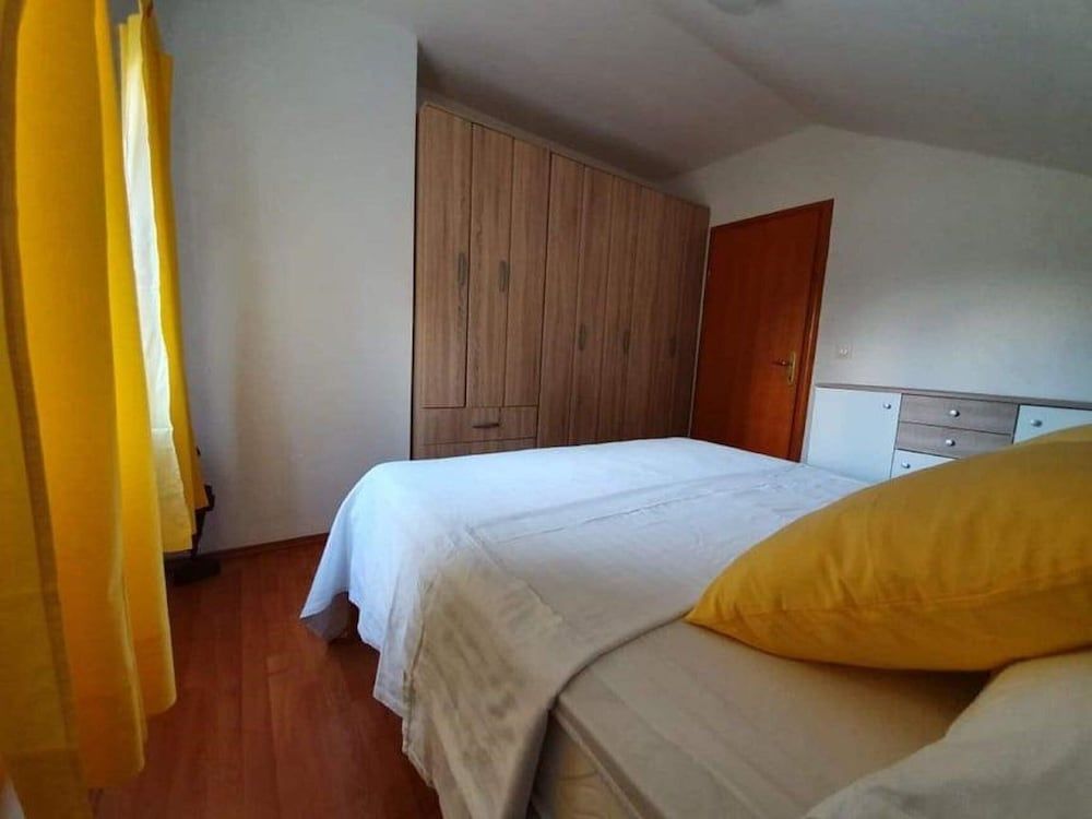 undefined Apartment Majer 5