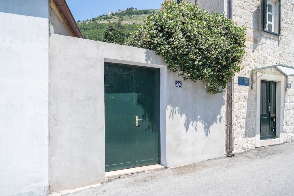 undefined Apartment Santa 2