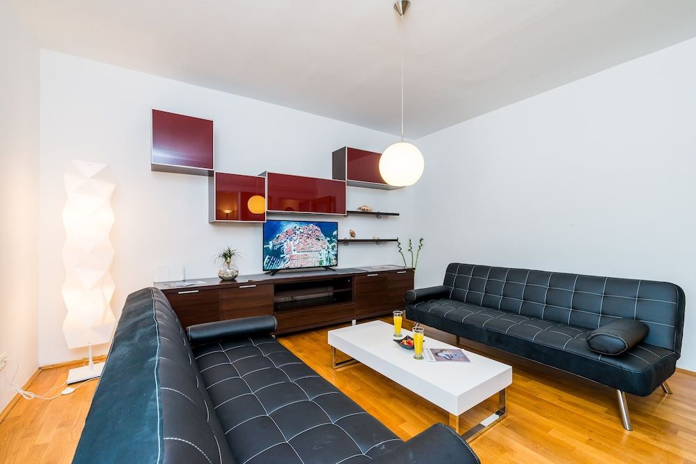 undefined Apartment Valonija 10