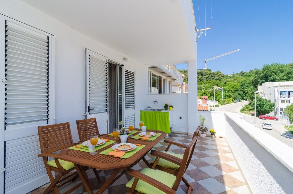 undefined Apartment Jossy 4