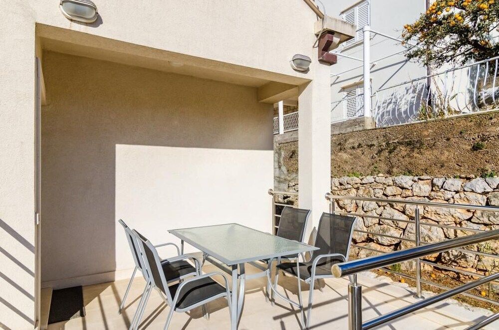 undefined Niko's Sea View Apartment 9