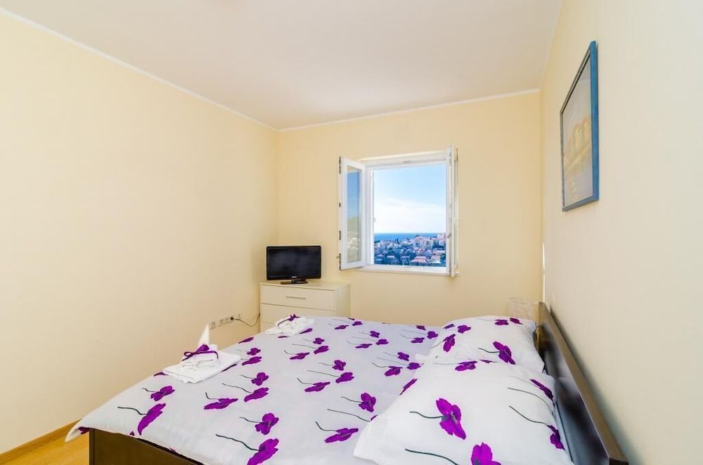 undefined Niko's Sea View Apartment 3