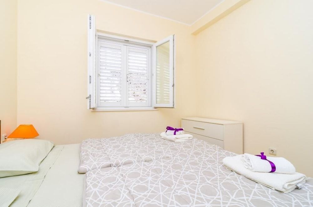 undefined Niko's Sea View Apartment 5