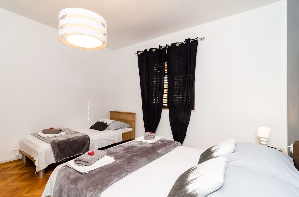 undefined Apartment Eulalija 7