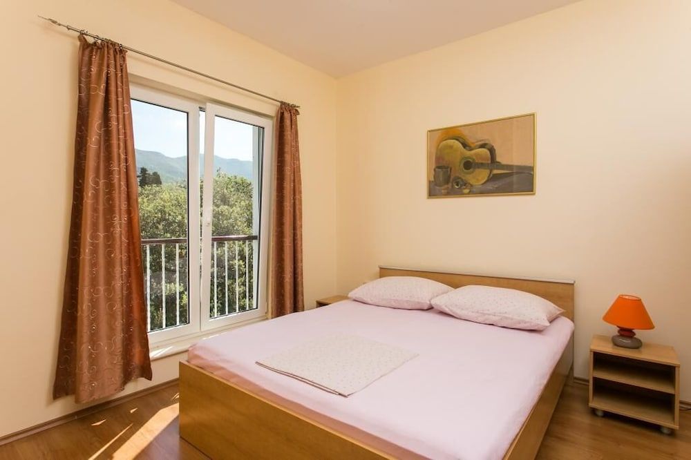 undefined Apartments Marina 6