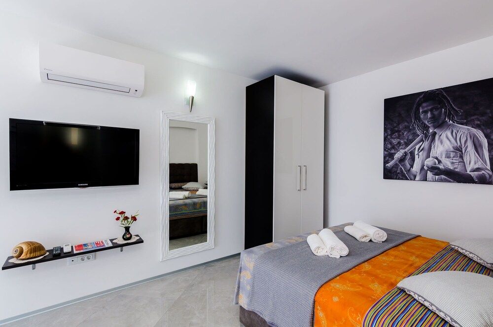 undefined Apartment Lea 6