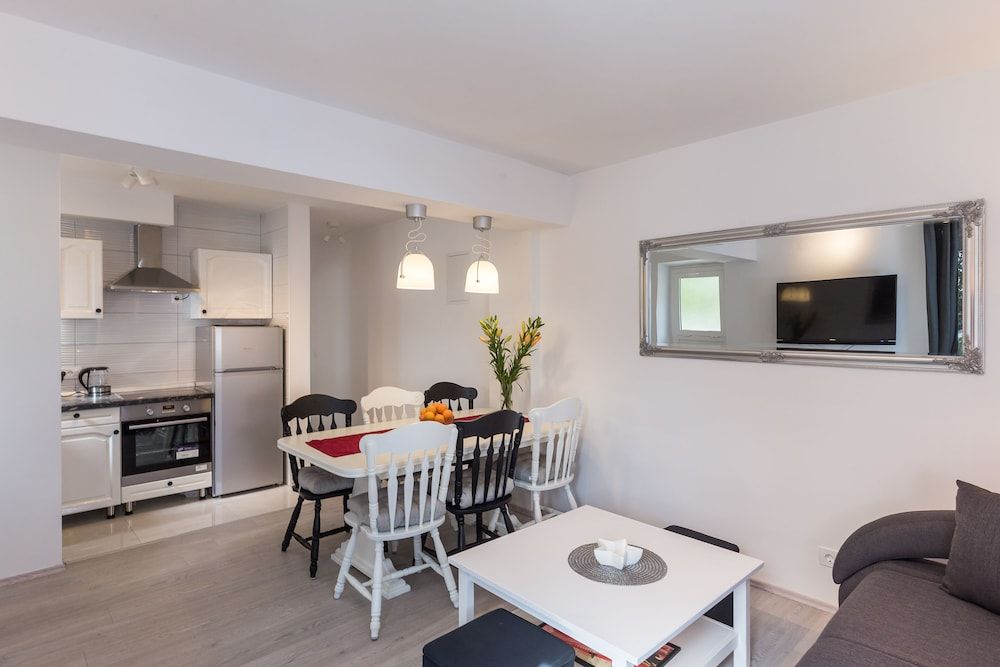 undefined Apartment Rea Zaton 6