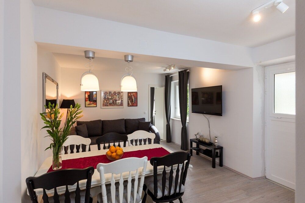 undefined Apartment Rea Zaton 3