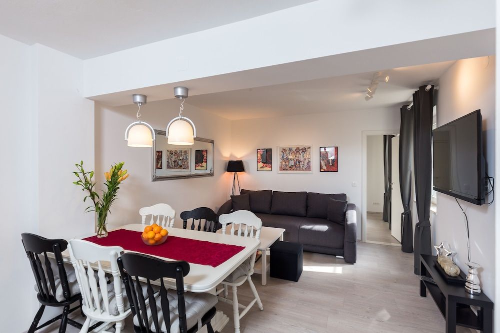 undefined Apartment Rea Zaton 5