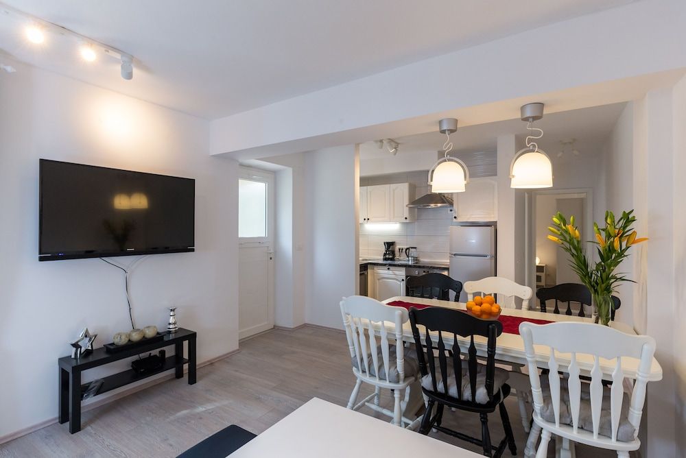 undefined Apartment Rea Zaton 8