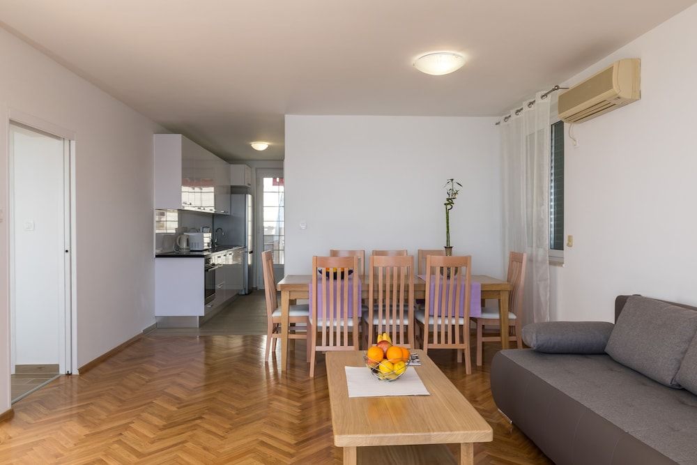 undefined Apartment Med 3