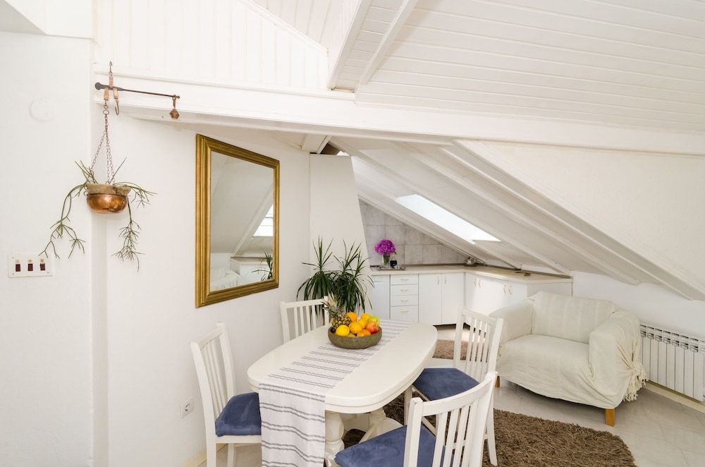 undefined Apartment Emma 9