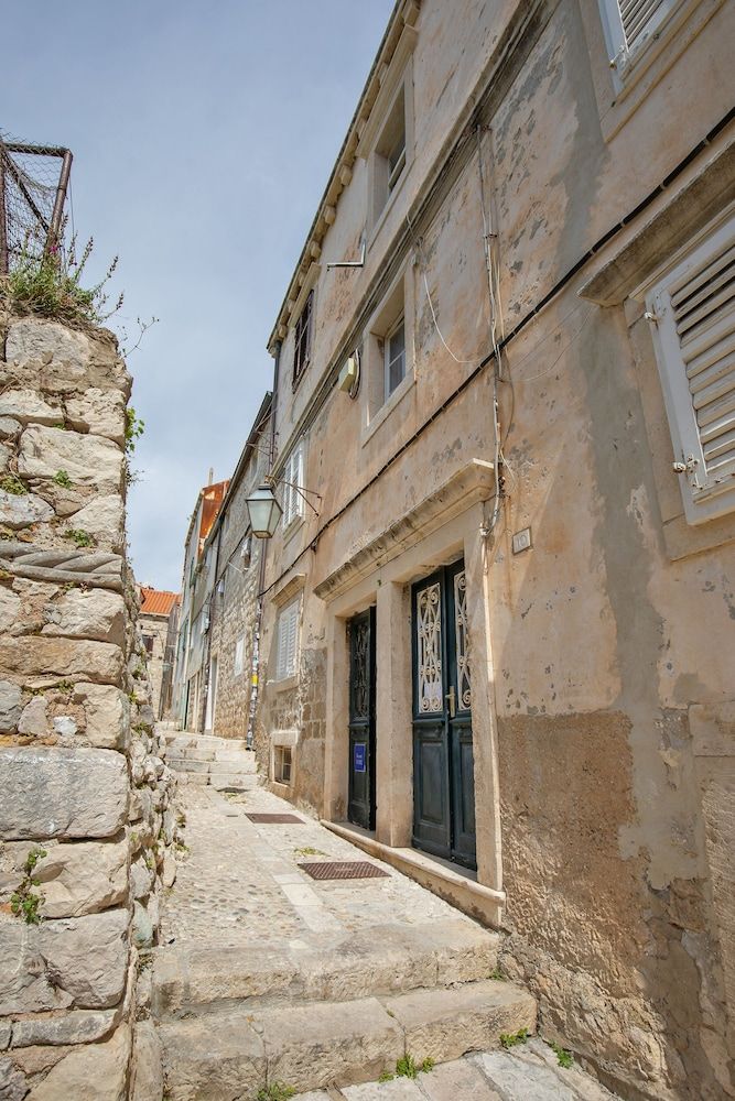 undefined Apartment Bell 3