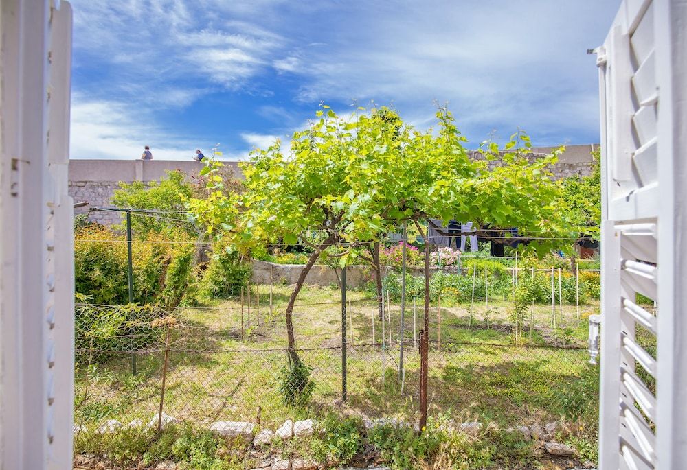 undefined Apartment Bell 4