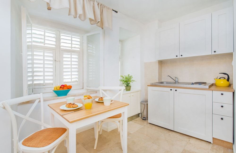 Steps Old Town Apartments by Irundo Deluxe Apartment 6