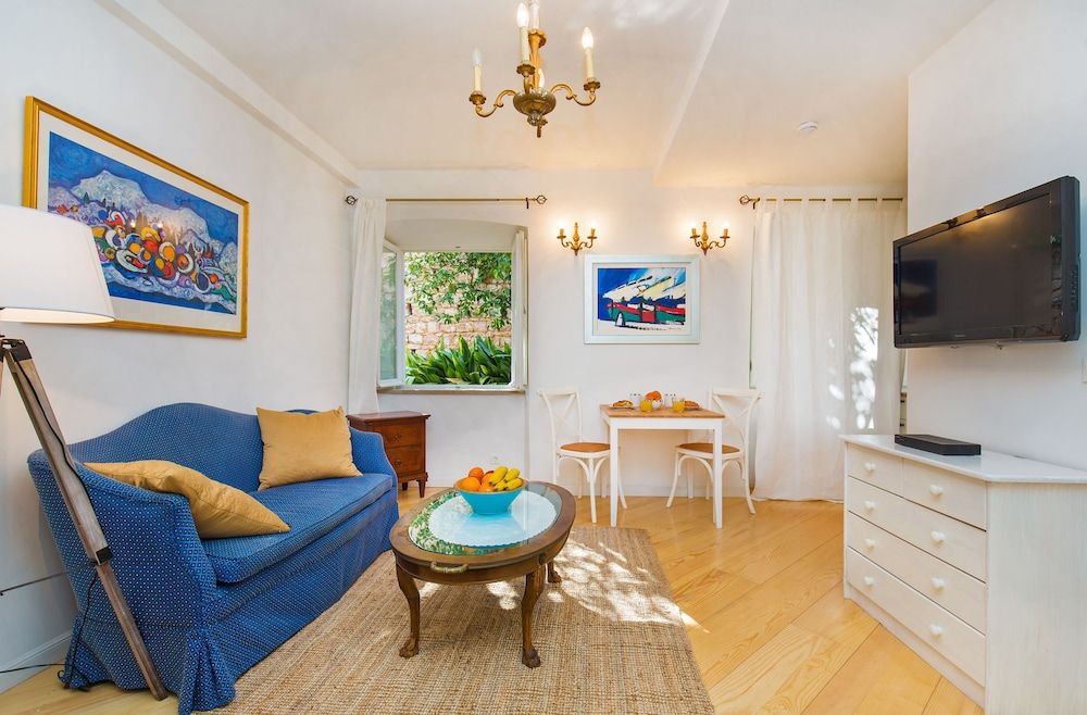 undefined Steps Old Town Apartments by Irundo 9