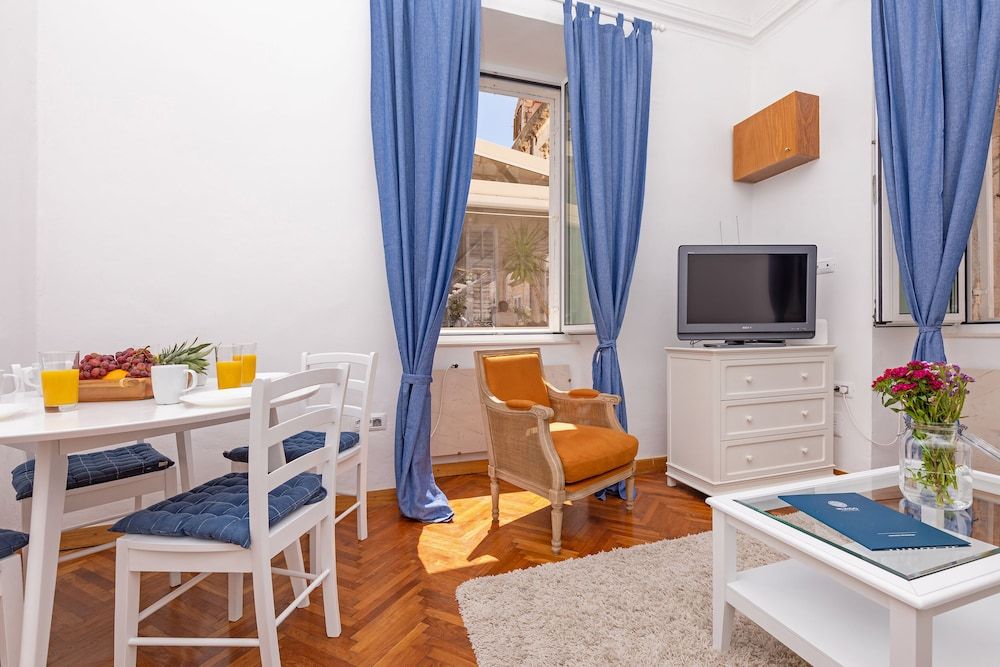 undefined City Buzz Apartment by Irundo 4