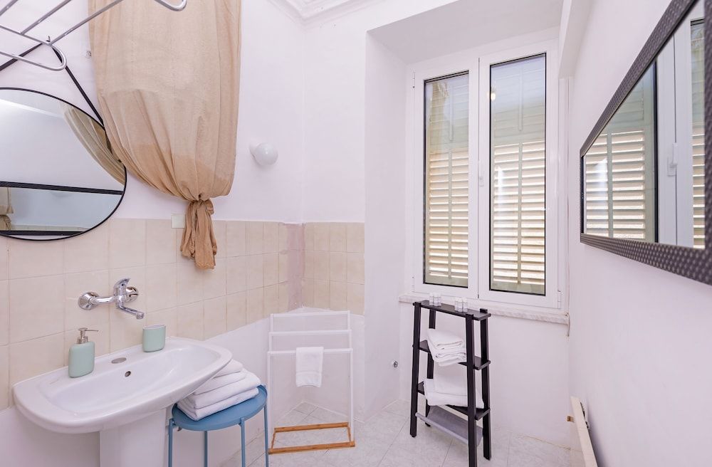 undefined City Buzz Apartment by Irundo 10