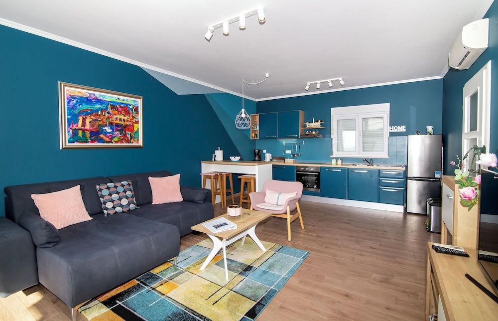 55 & 54 Stairs Apartments Premium Apartment 15