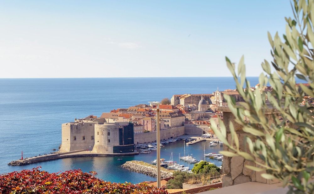 55 & 54 Stairs Apartments Executive Studio Suite 10