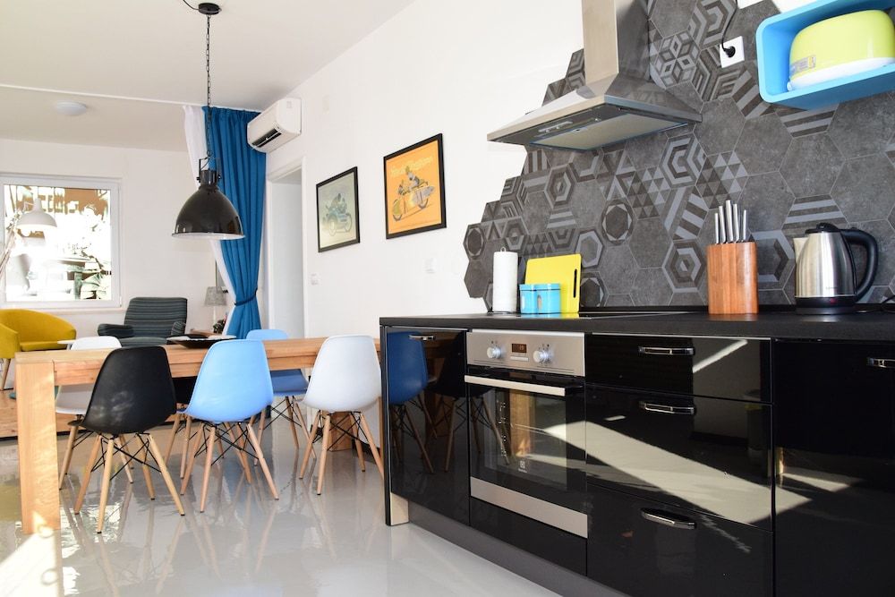 87 Stairs Apartment Deluxe Apartment 15