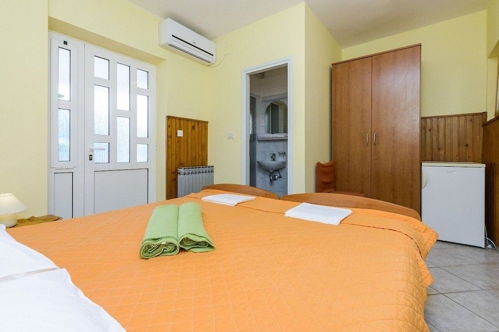 undefined Gordana - A1 8