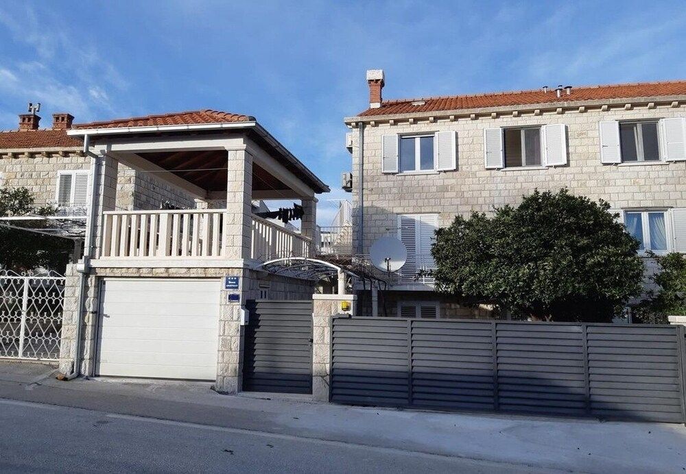 undefined Pero - Free Parking - A2 2